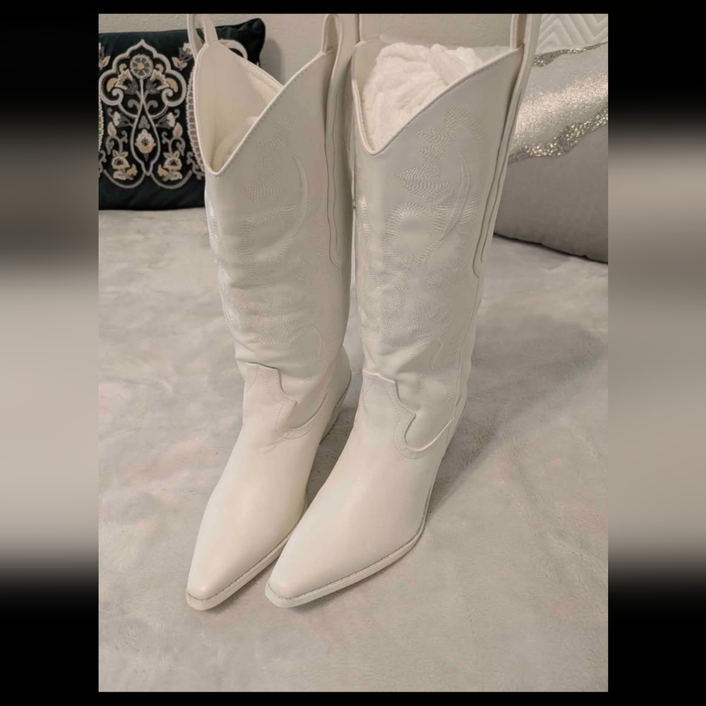 White Western-Style Women's Boots